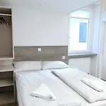 Ambrozic בית הארחה *